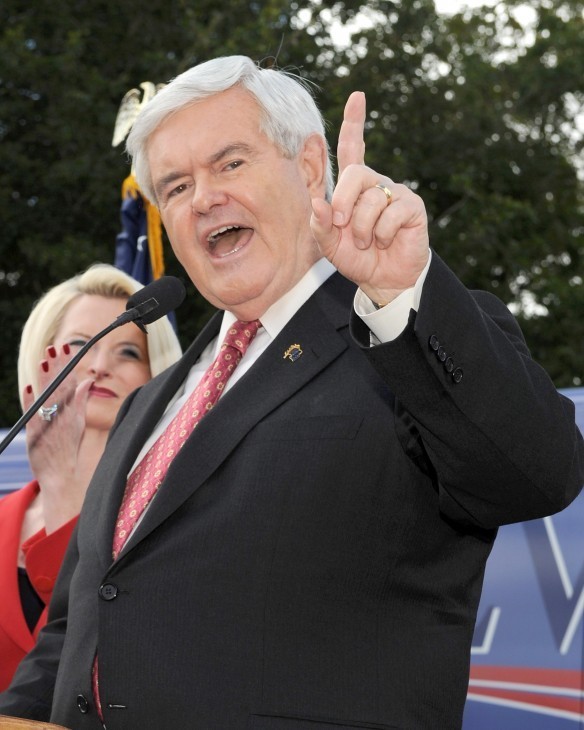 Photo of Newt Gingrich holding up a finger at a campaign rally