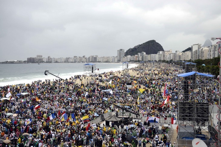 Photo of a crowded beach in Brazil where Pope Francis spoke