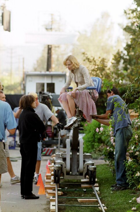 Nora Ephron talks to Nicole Kidman on the set of 'Bewitched'