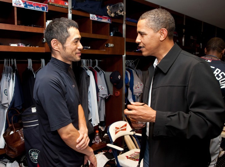 Ichiro talks with Barack Obama before the 2009 All-Star Game. Official White House photo.
