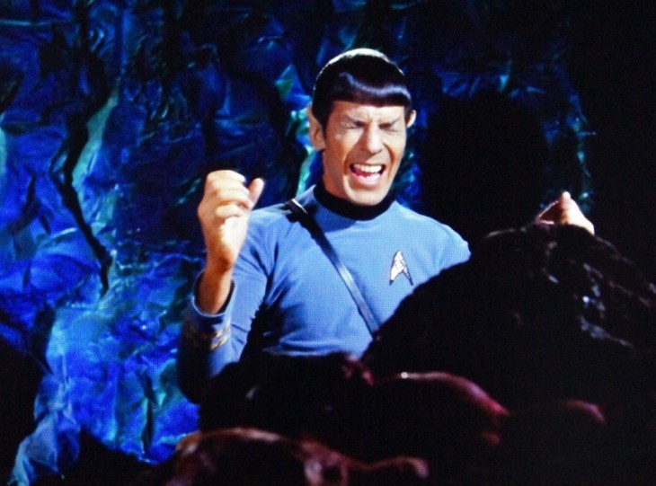 Spock communicates with the Horta