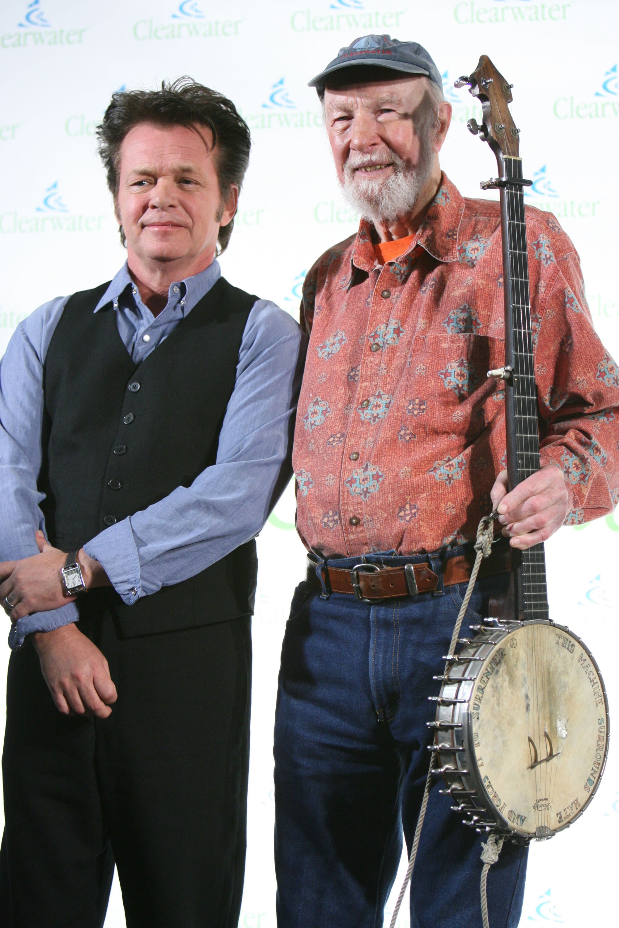 Pete Seeger Is Dead at 94. Did You Sing His Songs at Church Camp? Who2