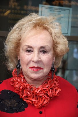 Doris Roberts