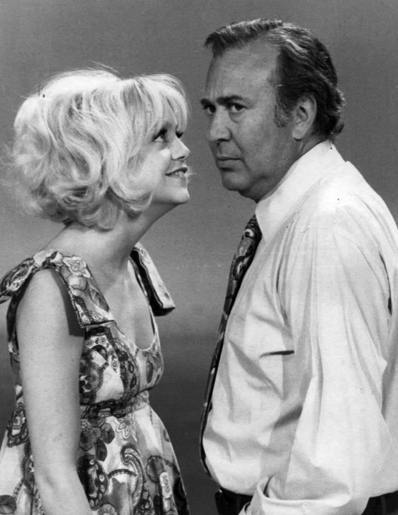 Carl Reiner raises an eyebrow while Goldie Hawn gives him a goofy look from close range
