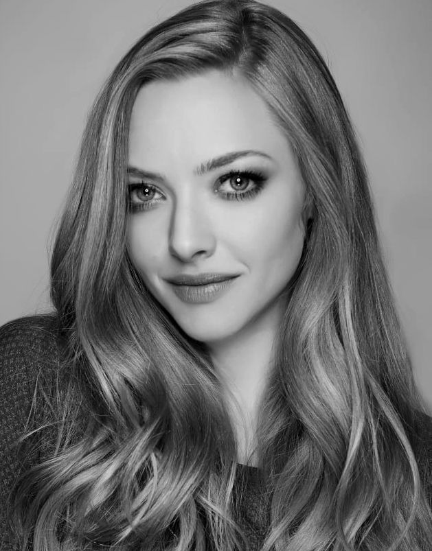 Amanda Seyfried glamour shot | Who2